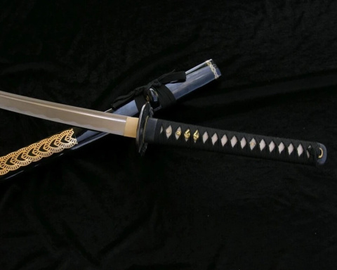 Katana no Kensei - miecz samurajski premium - stal węglowa 7KM5-410 ostra - ukiyo-japan.pl Katana no Kensei - miecz samurajski premium - stal węglowa 7KM5-410 ostra - ukiyo-japan.pl