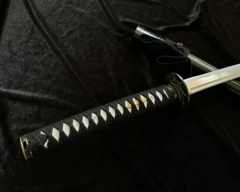 Katana japońska premium - ostra, stal węglowa 1045 (ukiyo-japan.pl) Katana japońska premium - ostra, stal węglowa 1045 (ukiyo-japan.pl)